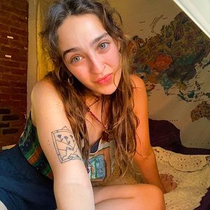 Meet your Posher, Liz